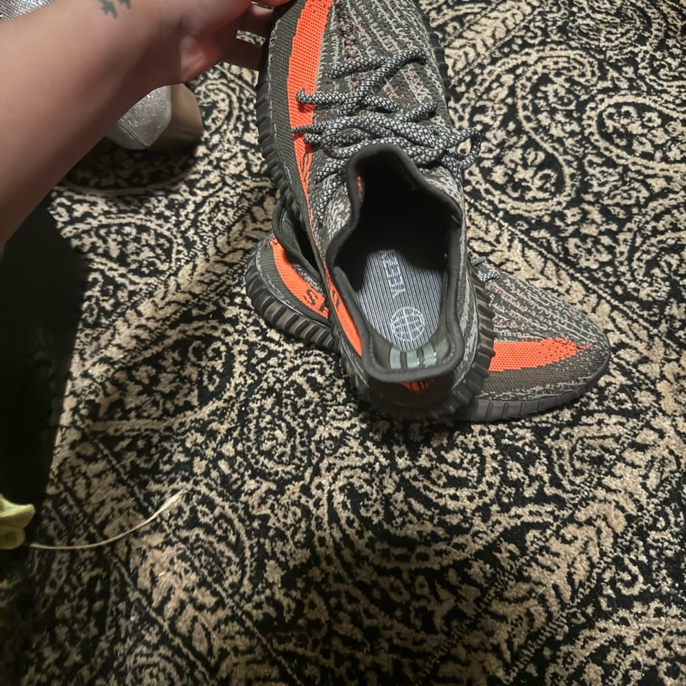 YEEZY BOOST 350 V2